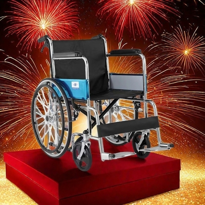 Cadeira de rodas manual leve com equipamentos médicos aumenta a mobilidade e a independência